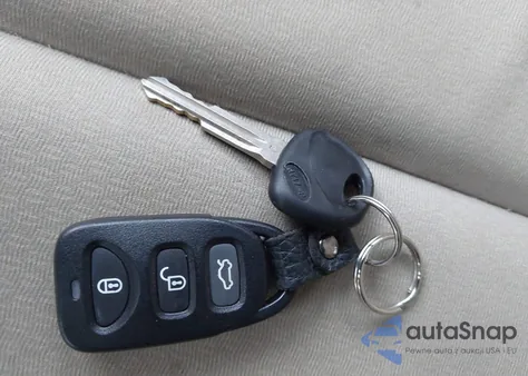 2009 Hyundai Elantra Gls z USA, uszkodzony, nr VIN KMHDU46D39U749738